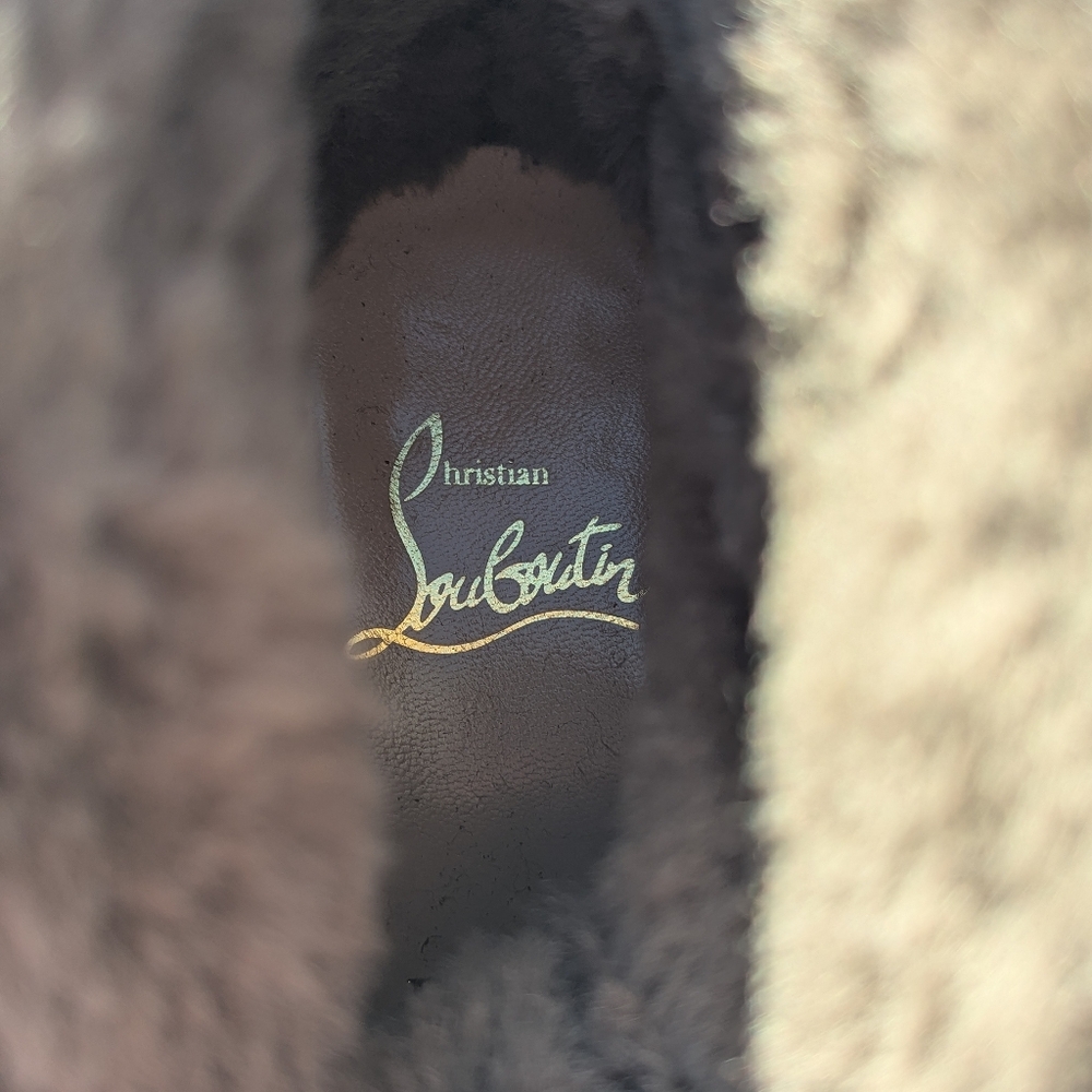 Christian Louboutin | Chaletta Gray Shearling Studded Ankle Boots Fur Lined 39/9 - Picture 14 of 15